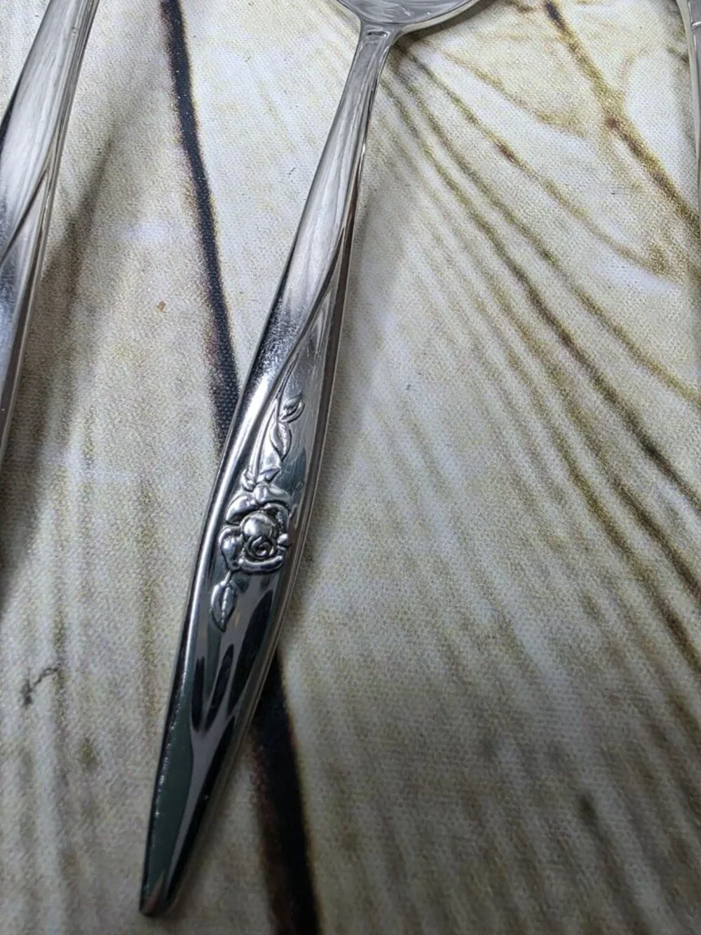 8 Oneida LASTING ROSE  Assorted Spoons Knives Fork Ladle Pieces See Photo